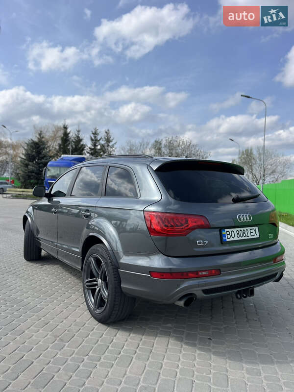 Внедорожник / Кроссовер Audi Q7 2011 в 