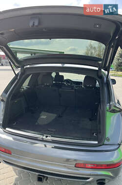 Внедорожник / Кроссовер Audi Q7 2011 в 