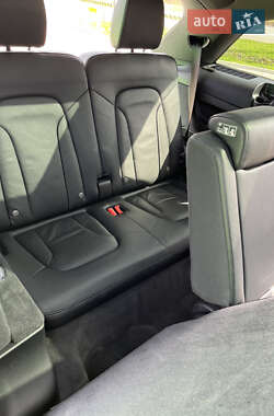 Внедорожник / Кроссовер Audi Q7 2011 в 