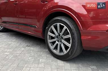 Внедорожник / Кроссовер Audi Q7 2020 в 