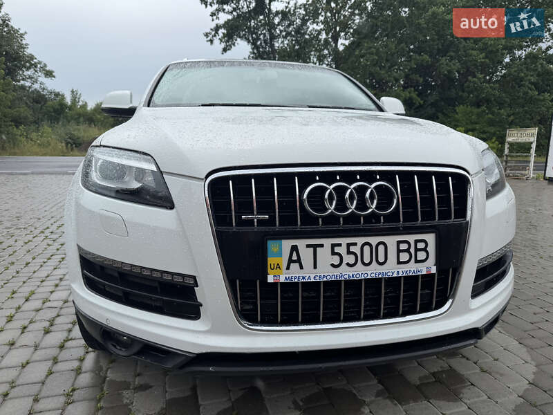 Позашляховик / Кросовер Audi Q7 2013 в 