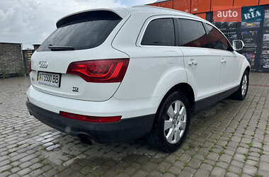 Позашляховик / Кросовер Audi Q7 2013 в 