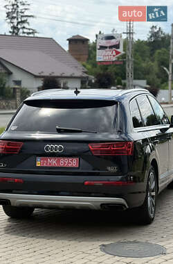 Позашляховик / Кросовер Audi Q7 2017 в 