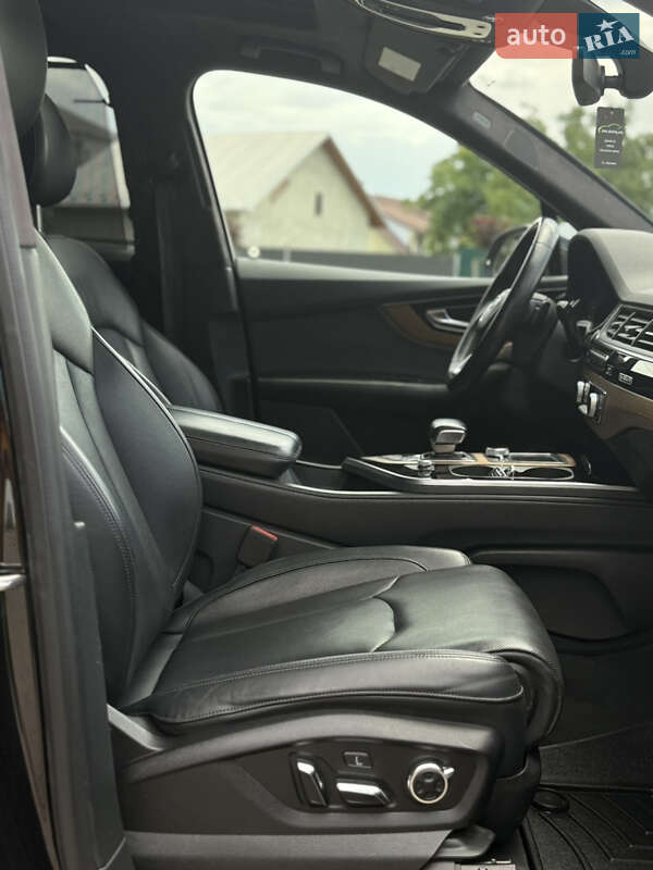 Внедорожник / Кроссовер Audi Q7 2017 в Коломые