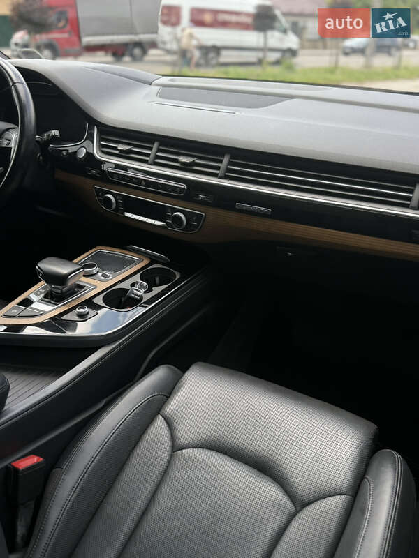 Внедорожник / Кроссовер Audi Q7 2017 в Коломые