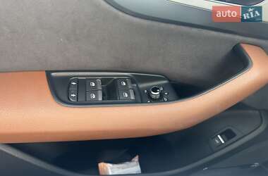 Позашляховик / Кросовер Audi Q7 2016 в 