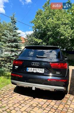 Позашляховик / Кросовер Audi Q7 2017 в 