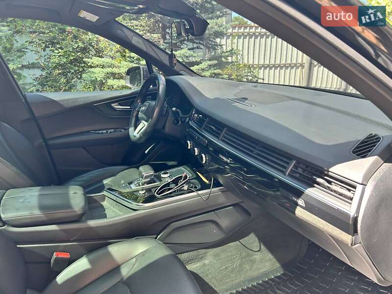 Внедорожник / Кроссовер Audi Q7 2017 в Киеве