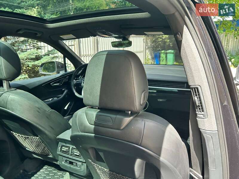 Внедорожник / Кроссовер Audi Q7 2017 в Киеве