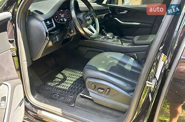 Позашляховик / Кросовер Audi Q7 2017 в 