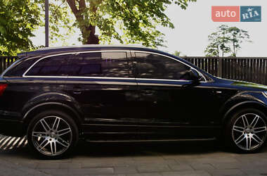 Внедорожник / Кроссовер Audi Q7 2010 в 