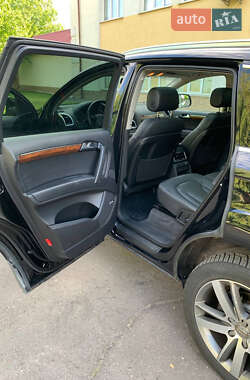 Позашляховик / Кросовер Audi Q7 2012 в 