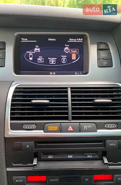 Позашляховик / Кросовер Audi Q7 2012 в 