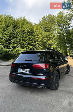 Позашляховик / Кросовер Audi Q7 2016 в 