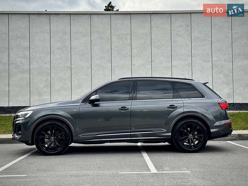 Позашляховик / Кросовер Audi Q7 2025 в Києві