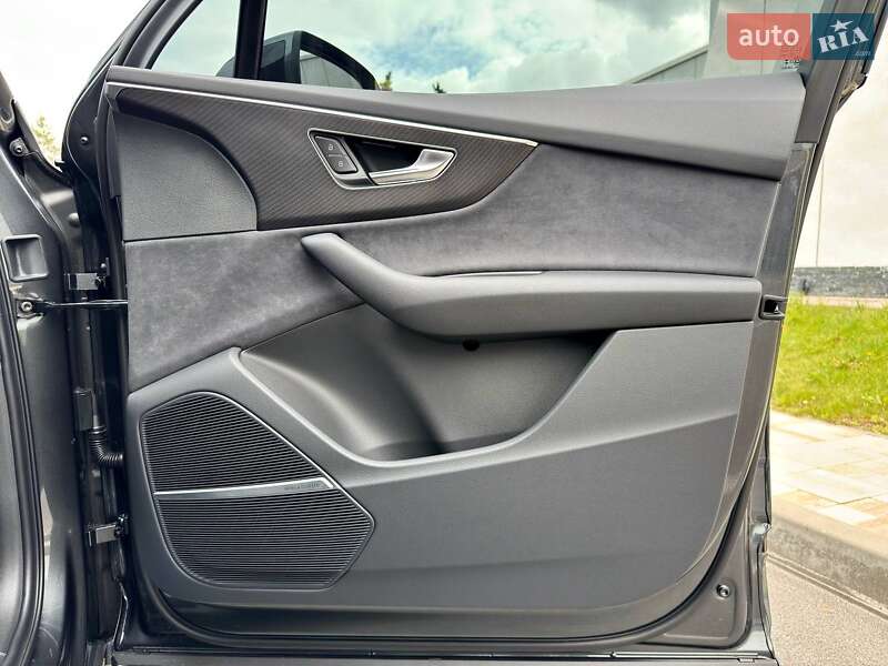 Позашляховик / Кросовер Audi Q7 2025 в Києві