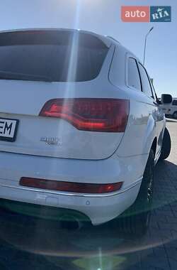Позашляховик / Кросовер Audi Q7 2014 в 