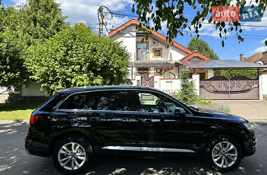 Внедорожник / Кроссовер Audi Q7 2018 в 
