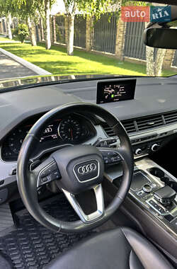 Внедорожник / Кроссовер Audi Q7 2018 в 