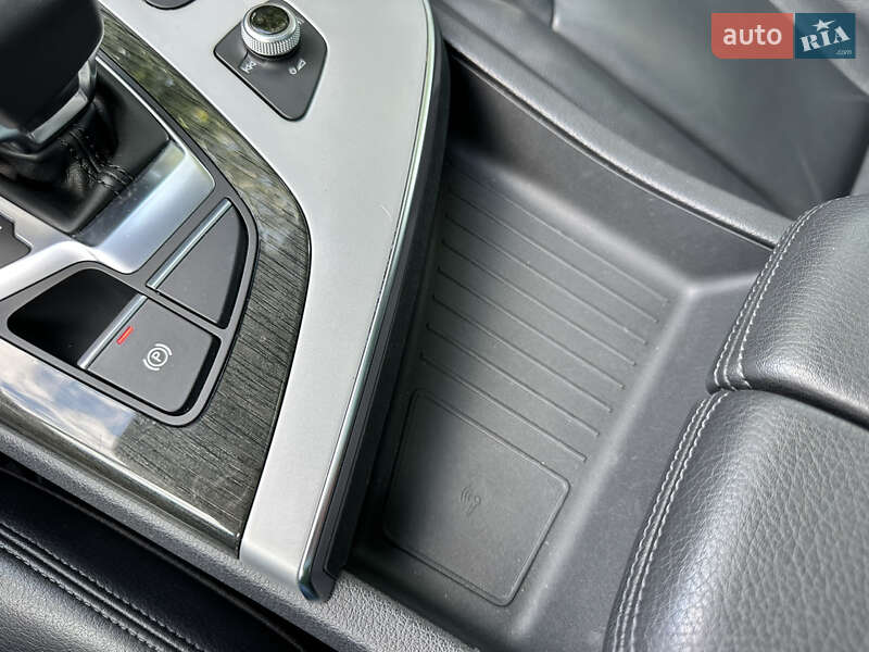 Позашляховик / Кросовер Audi Q7 2018 в Києві