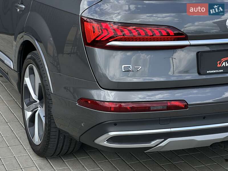 Позашляховик / Кросовер Audi Q7 2020 в Мукачевому