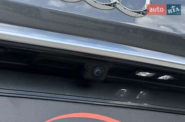 Позашляховик / Кросовер Audi Q7 2020 в 