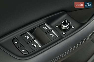 Позашляховик / Кросовер Audi Q7 2020 в 