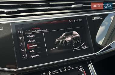 Позашляховик / Кросовер Audi Q7 2020 в 