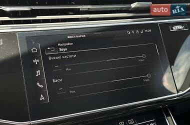 Позашляховик / Кросовер Audi Q7 2020 в 