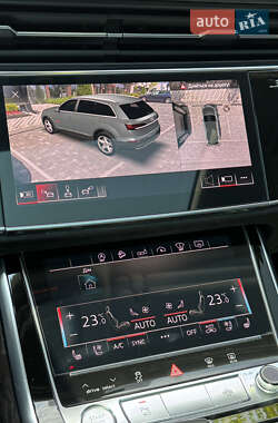 Позашляховик / Кросовер Audi Q7 2020 в 