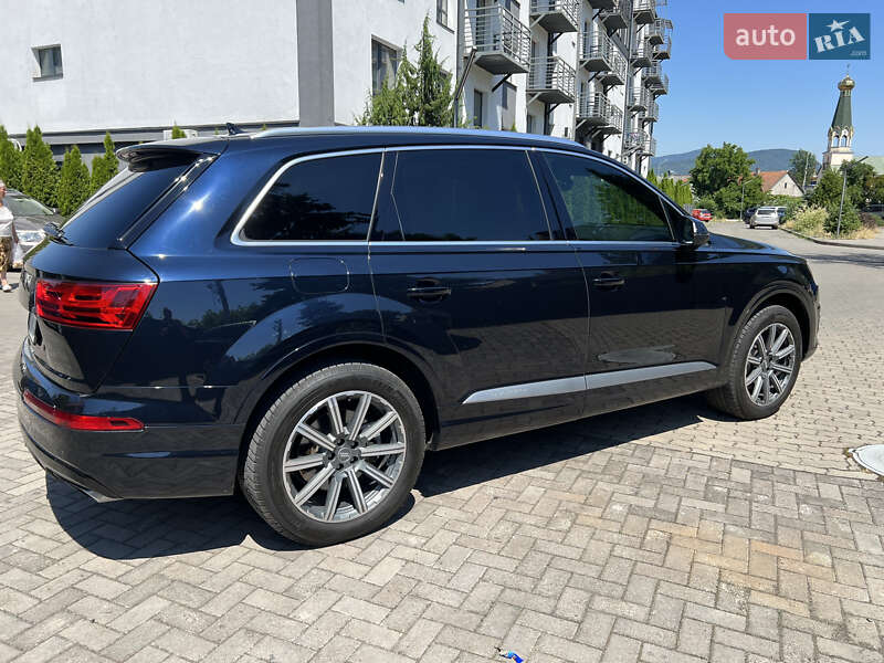 Внедорожник / Кроссовер Audi Q7 2017 в Хусте