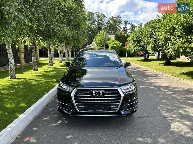 Позашляховик / Кросовер Audi Q7 2018 в Києві