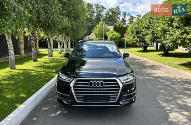 Внедорожник / Кроссовер Audi Q7 2018 в 
