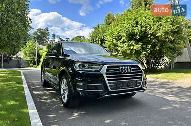 Внедорожник / Кроссовер Audi Q7 2018 в 
