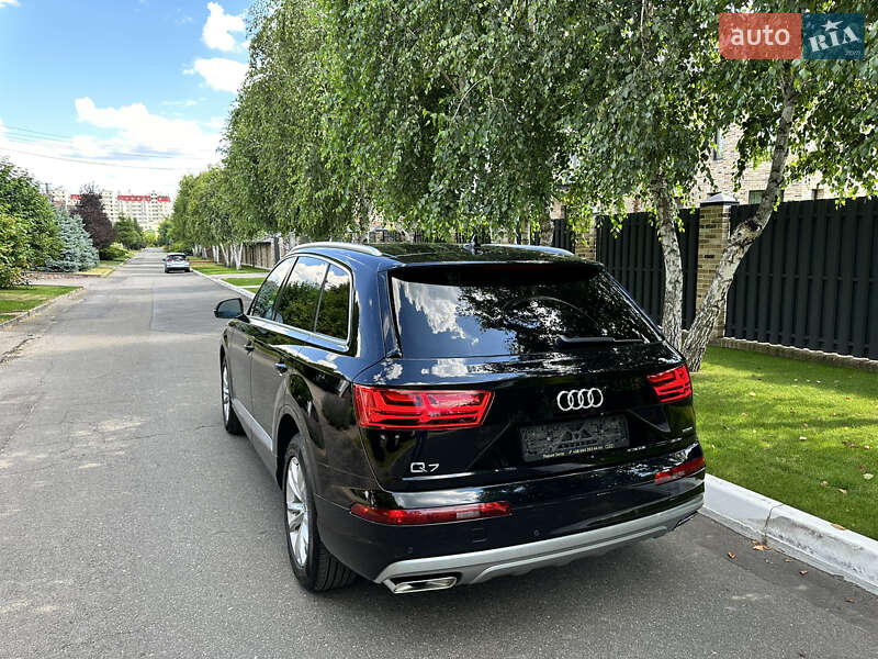 Позашляховик / Кросовер Audi Q7 2018 в Києві