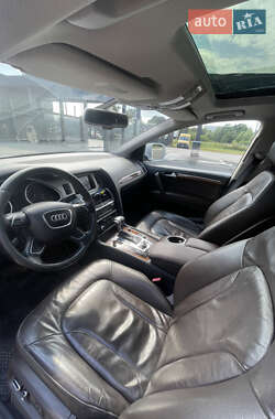 Позашляховик / Кросовер Audi Q7 2011 в 