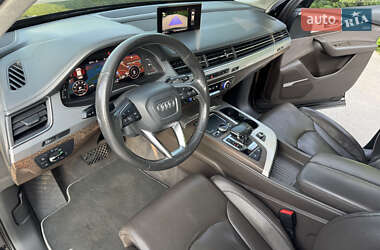 Позашляховик / Кросовер Audi Q7 2015 в 