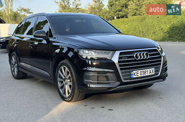 Позашляховик / Кросовер Audi Q7 2015 в 