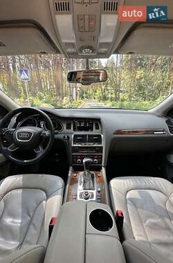 Позашляховик / Кросовер Audi Q7 2013 в 