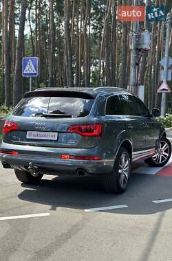 Позашляховик / Кросовер Audi Q7 2013 в 