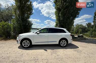 Внедорожник / Кроссовер Audi Q7 2017 в 