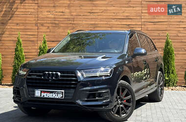 Позашляховик / Кросовер Audi Q7 2017 в 