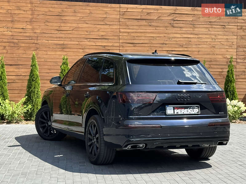 Позашляховик / Кросовер Audi Q7 2017 в Києві
