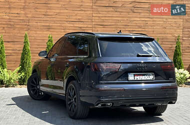 Позашляховик / Кросовер Audi Q7 2017 в 