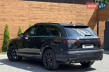 Позашляховик / Кросовер Audi Q7 2017 в 