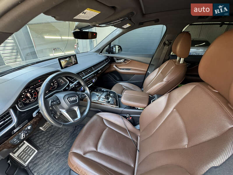 Позашляховик / Кросовер Audi Q7 2017 в Києві