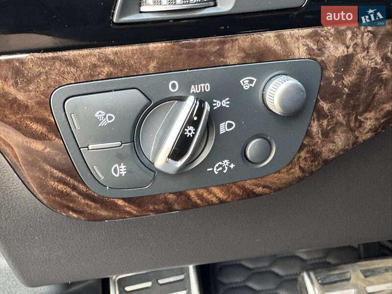 Позашляховик / Кросовер Audi Q7 2017 в Києві