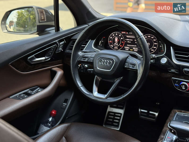 Позашляховик / Кросовер Audi Q7 2017 в Києві