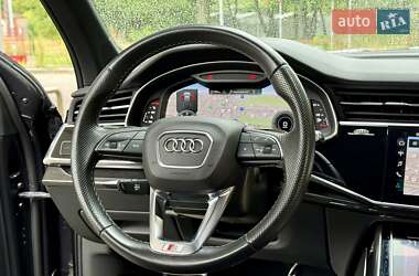 Позашляховик / Кросовер Audi Q7 2021 в 