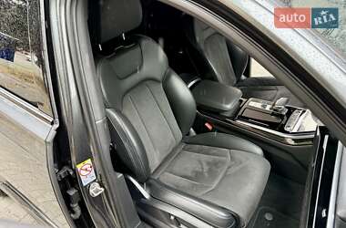 Позашляховик / Кросовер Audi Q7 2021 в 